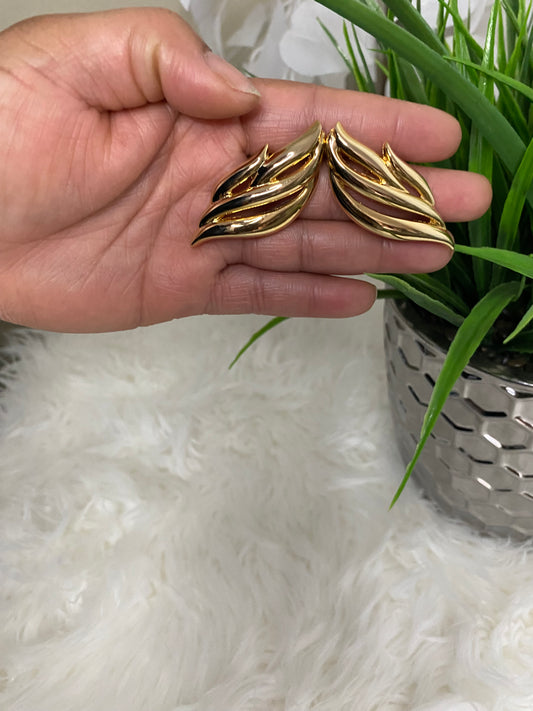 90’s Vintage Gold Tone Angels Wing Clip On Earrings