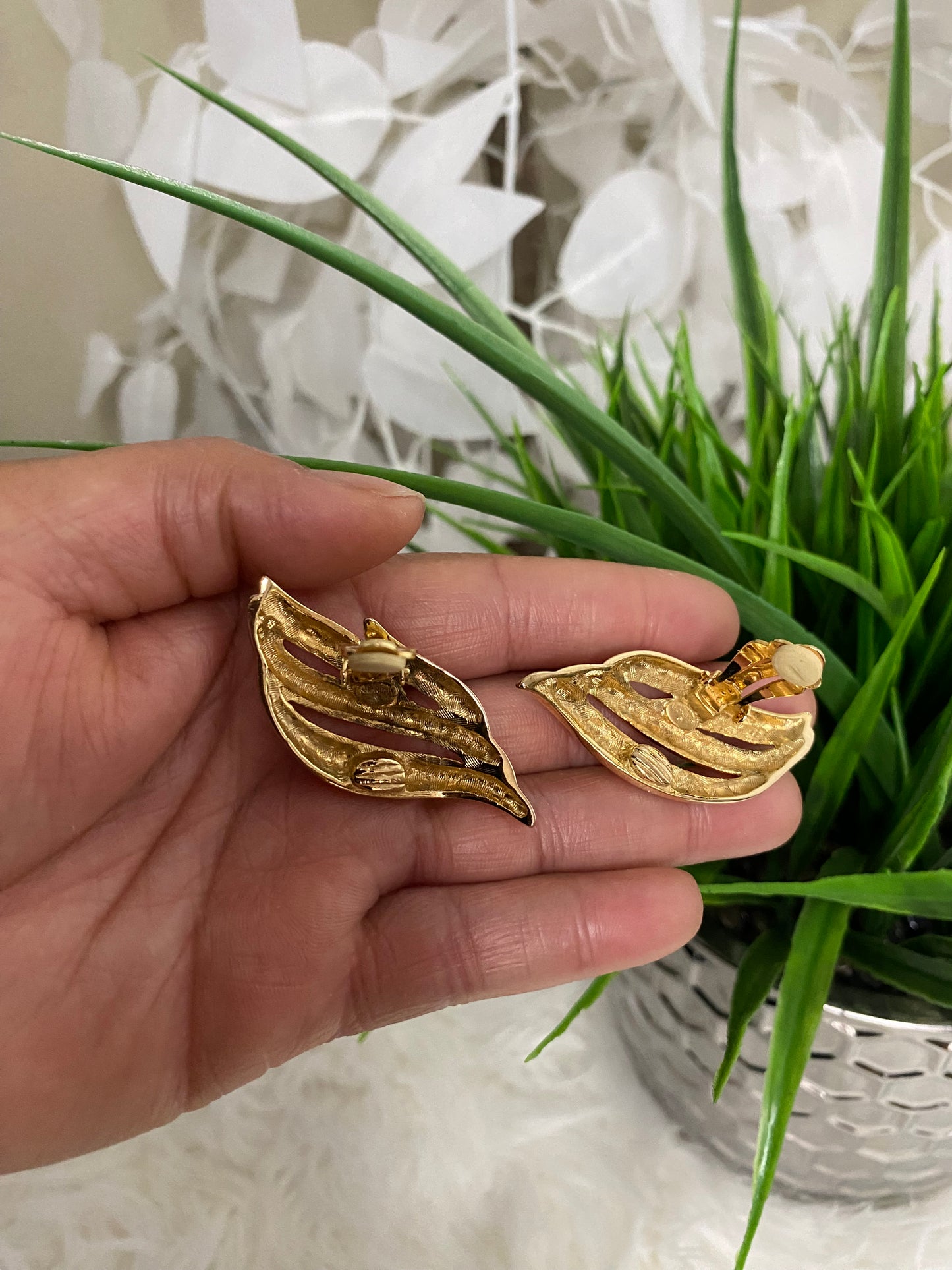 90’s Vintage Gold Tone Angels Wing Clip On Earrings